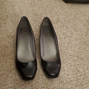 Life Stride Black Patent Heels